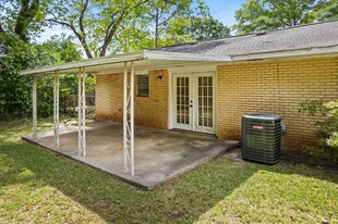 124 Briarwood Dr in Warner Robins, GA - Building Photo