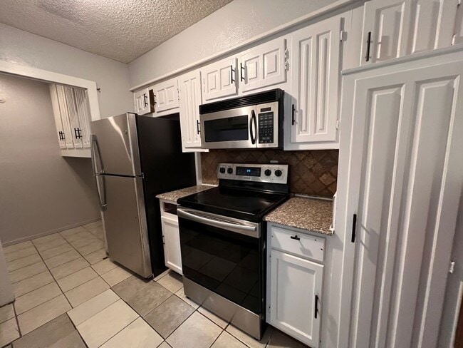 property at 324 Arborview Dr