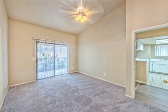 2839 Blue Bonnet Dr in Henderson, NV - Building Photo - Building Photo
