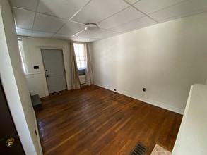 304 Nuzum Pl in Fairmont, WV - Building Photo - Building Photo