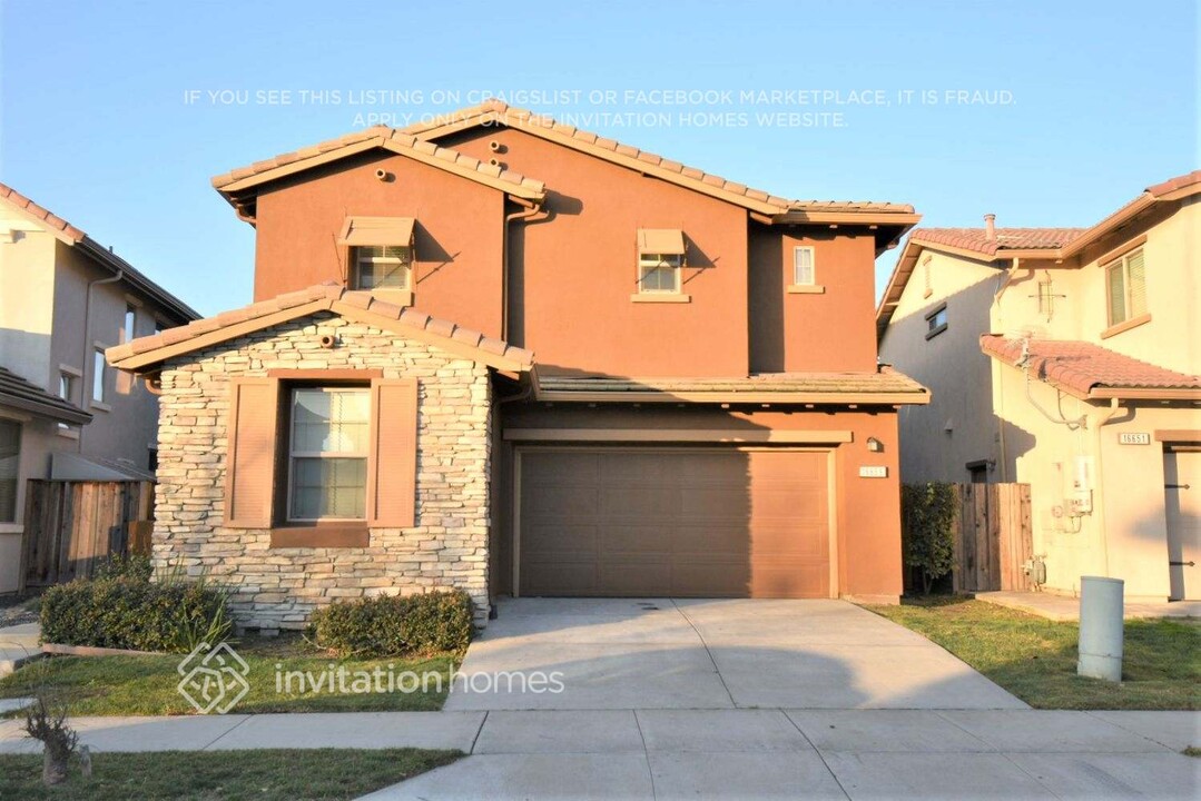 16659 English Country Trail in Lathrop, CA - Building Photo