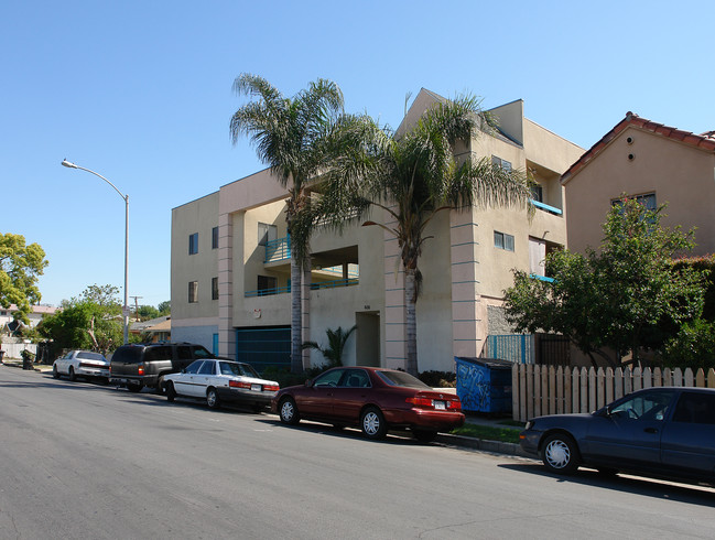 606 N Oxford St in Los Angeles, CA - Foto de edificio - Building Photo