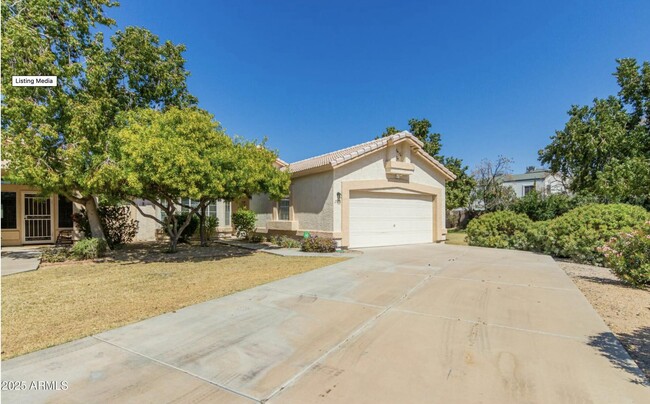 property at 2920 E Nisbet Ct