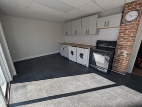 25 Noyes Ave, Unit 2 in Pawcatuck, CT - Building Photo - Building Photo