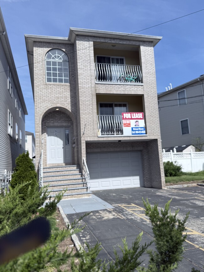 523 Lidgerwood Ave, Unit Elmora