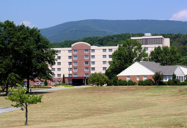 Ridgecrest at Richfield in Salem, VA - Building Photo - Building Photo