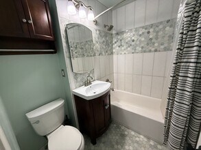 7031 E 70th St in Tulsa, OK - Building Photo - Building Photo