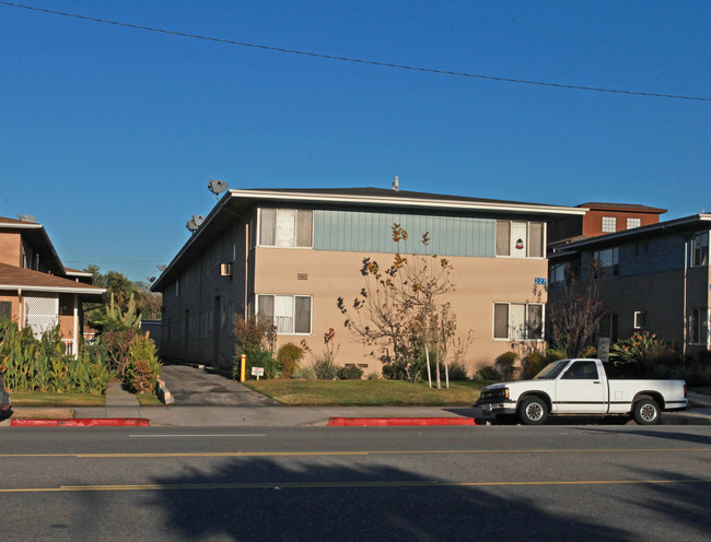 227 W Alameda Ave in Burbank, CA - Building Photo - Building Photo