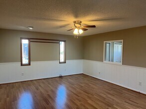 1911 E Gretna St in Springfield, MO - Building Photo - Building Photo