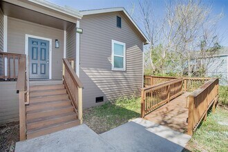 2016 H Ave in Dickinson, TX - Building Photo - Building Photo