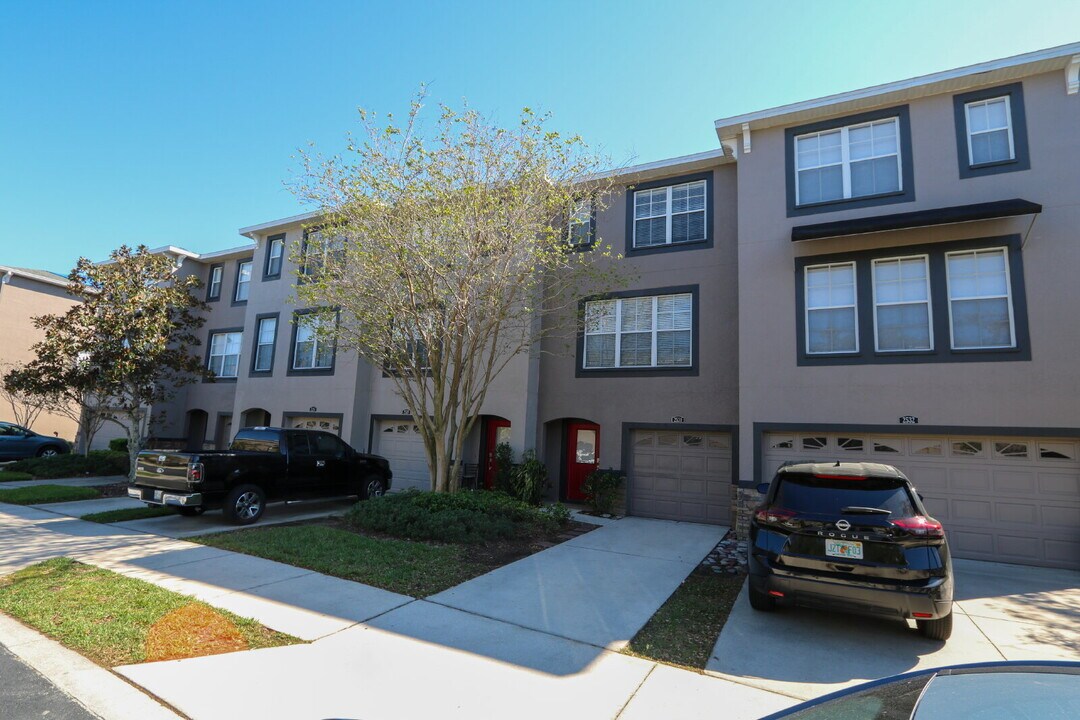 2530 Middleton Grove Dr in Brandon, FL - Building Photo