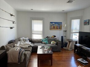 27 Brackett St in Boston, MA - Building Photo - Building Photo
