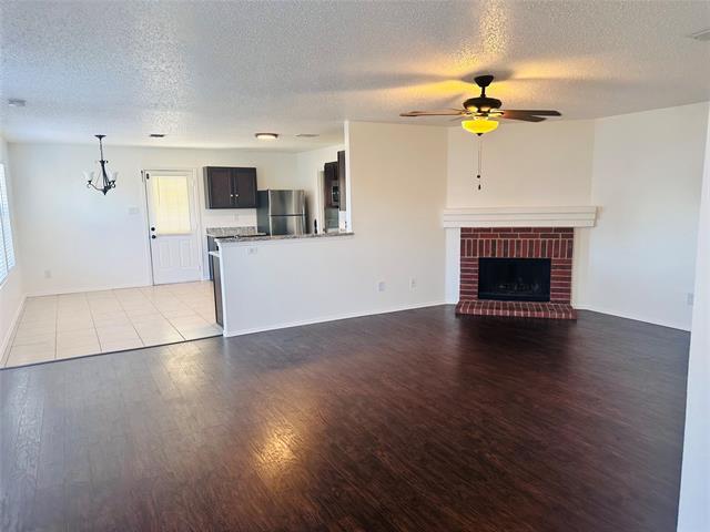 1002 Mazourka Dr in Arlington, TX - Building Photo - Building Photo