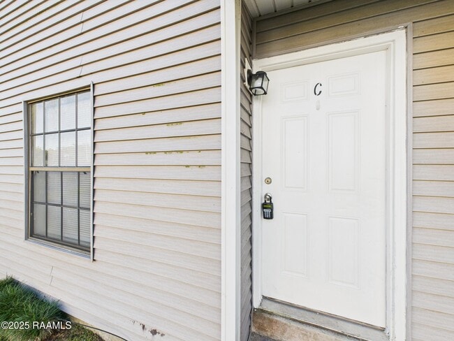 property at 114 Country Ln