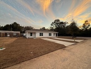32 Constitution Ave in Defuniak Springs, FL - Building Photo - Building Photo