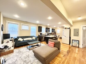 40 Glencoe St, Unit 2 in Boston, MA - Building Photo - Building Photo