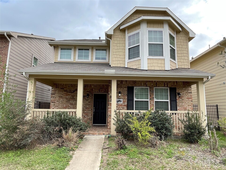 7139 Pavilion Dr in Houston, TX - Building Photo
