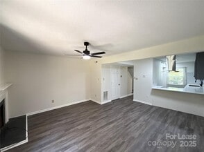 1724 Village Lake Dr in Charlotte, NC - Building Photo - Building Photo