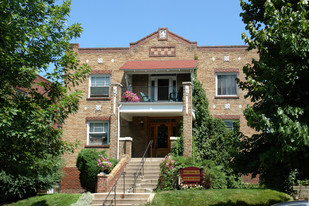 960 Pearl St Apartments