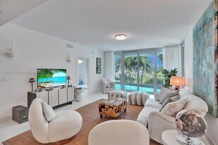 2627 S Bayshore Dr in Miami, FL - Building Photo