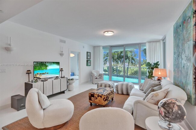 property at 2627 S Bayshore Dr