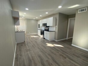 1445 W Ball St in Weatherford, TX - Building Photo - Building Photo