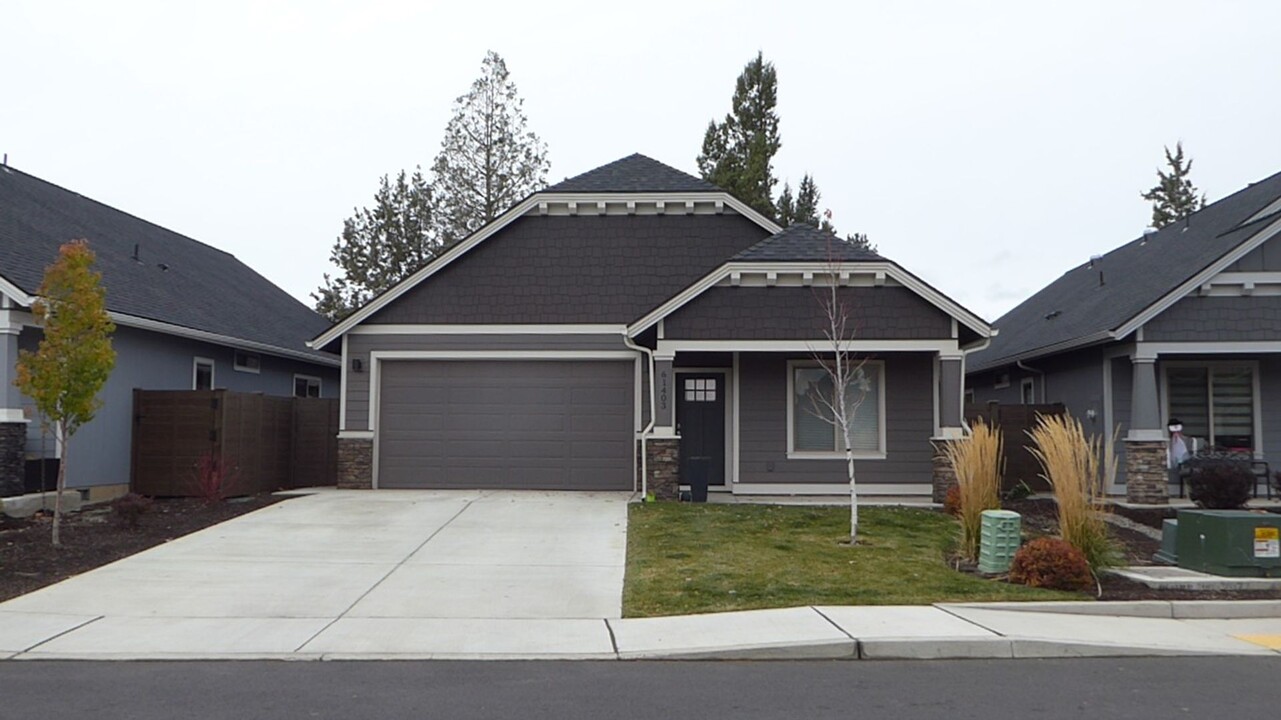 61403 SE Kobe St in Bend, OR - Building Photo