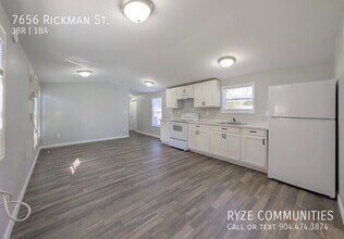 7656 Rickman St in Jacksonville, FL - Building Photo - Building Photo