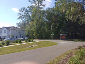 12540 NW 7th Pl in Newberry, FL - Building Photo - Building Photo