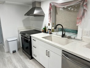 612 Stannage Ave in Albany, CA - Foto de edificio - Building Photo