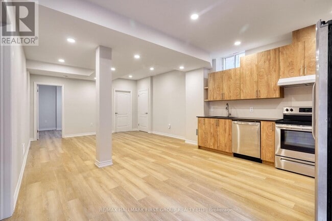 136 Milby Cres in Bradford West Gwillimbury, ON - Building Photo - Building Photo