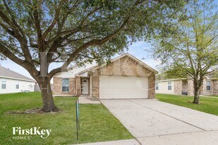 8110 Berkely Ct in Baytown, TX - Building Photo
