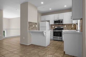 210 Timberwood in Irvine, CA - Building Photo - Building Photo