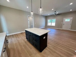 112 Graham Creek Rd in Madison Heights, VA - Building Photo - Building Photo