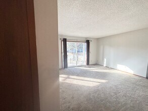 6269 Magda Dr in Maple Grove, MN - Building Photo - Building Photo