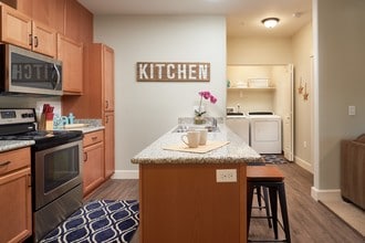 Riverbend Apartments in Albany, OR - Building Photo - Building Photo