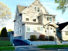 7 Burritt Ave in Stratford, CT - Building Photo