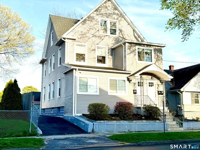 property at 7 Burritt Ave