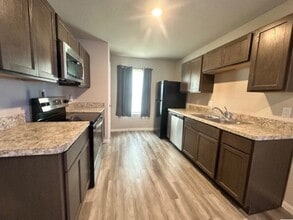 2855 Golf Crest Dr in Wharton, TX - Building Photo - Building Photo