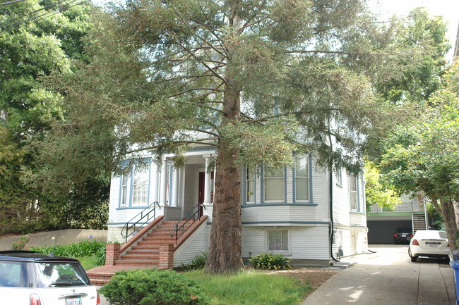 1607-1607 A Walnut St in Berkeley, CA - Building Photo - Building Photo