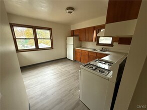483 Pleasantview Ave in Syracuse, NY - Building Photo - Building Photo