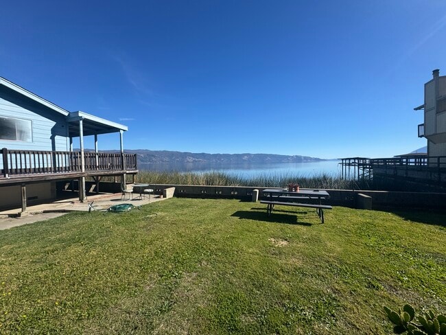 3700 Lakeshore Blvd, Unit B