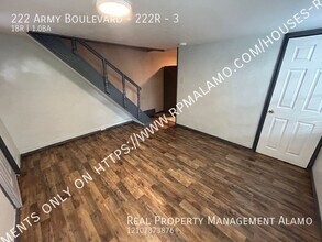222 Army Blvd in San Antonio, TX - Building Photo - Building Photo