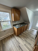 28 York Ave, Unit 2 in Monticello, NY - Foto de edificio - Building Photo