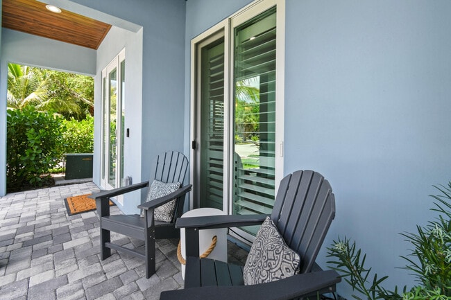 4650 SE Manatee Way in Stuart, FL - Building Photo - Building Photo