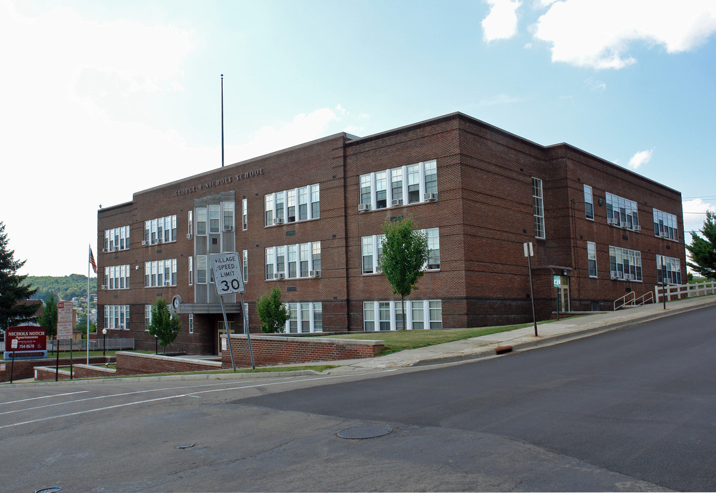 Nichols Notch Apartments in Endicott, NY - Building Photo