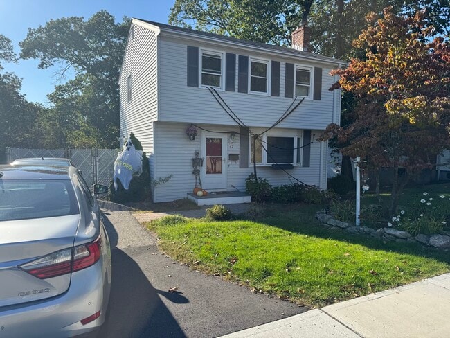 42 Parkview Rd in Reading, MA - Building Photo - Building Photo