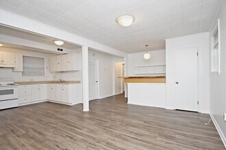2423 Sunset Rd-Unit -Sunset2423#B in Charlottesville, VA - Building Photo - Building Photo