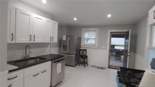 98 N State St in Ansonia, CT - Building Photo - Building Photo