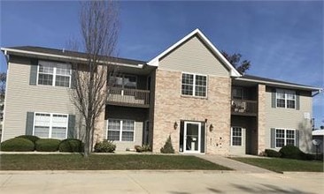 Covington Court Apartments in Peoria, IL - Foto de edificio - Building Photo